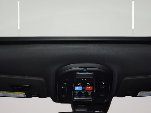 Used 2024 Jeep Grand Cherokee Limited w/ Luxury Tech Group II AWD/4WD image 14