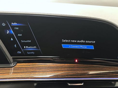 Used 2023 Cadillac Escalade Premium Luxury w/ Performance Package AWD/4WD image 19