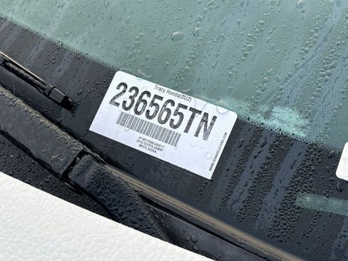 Used 2014 Toyota Camry SE image 3