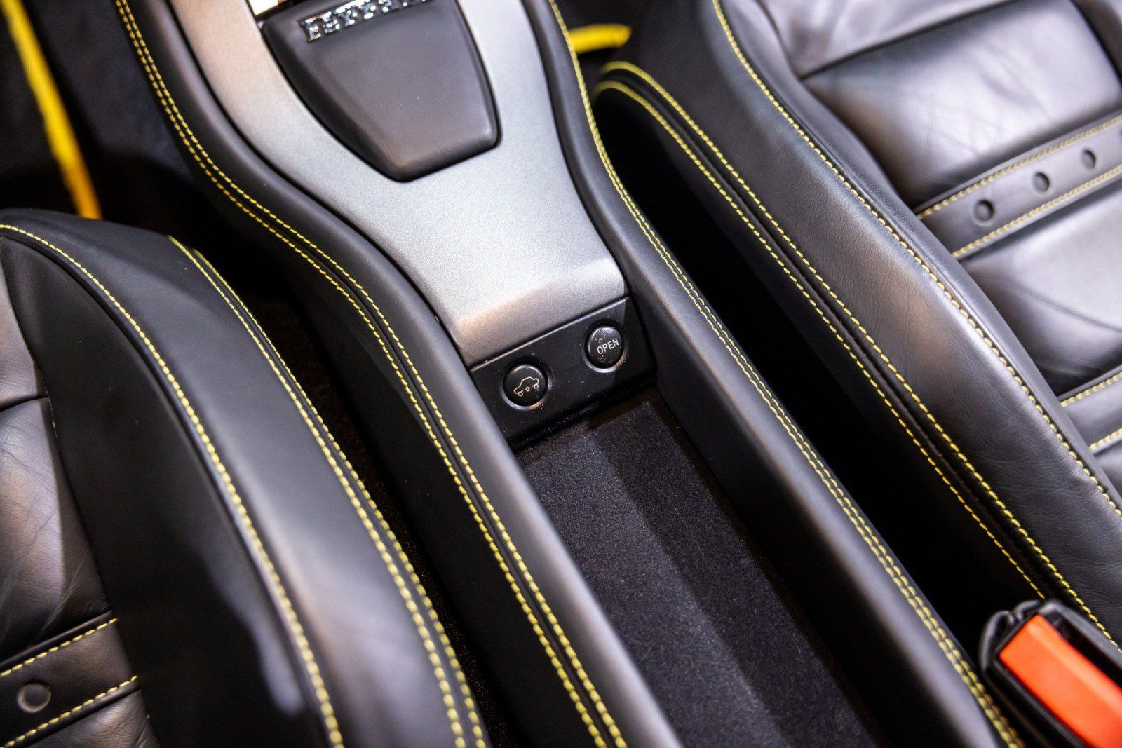 Used 2011 Ferrari 458 Italia Coupe RWD image 51