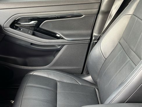 Used 2023 Land Rover Range Rover Evoque R-Dynamic S image 18