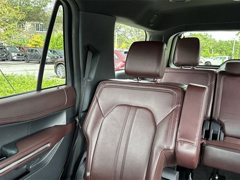 Used 2023 Ford Expedition Limited image 18