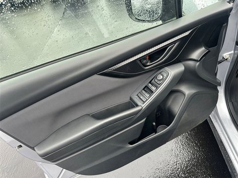 Used 2021 Subaru Crosstrek 2.0i Premium w/ Moonroof Package image 11