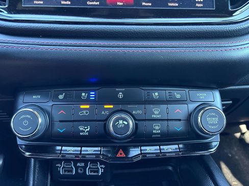 Used 2022 Dodge Durango R/T w/ Trailer Tow Group IV AWD/4WD image 22
