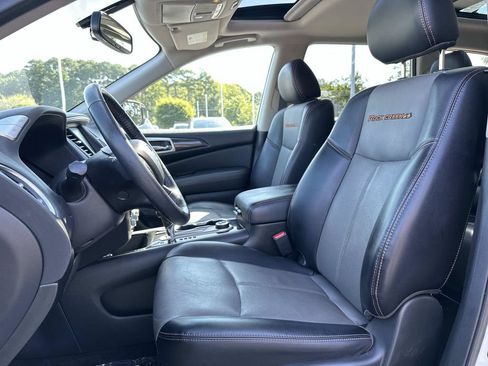 Used 2020 Nissan Pathfinder SL AWD/4WD image 27