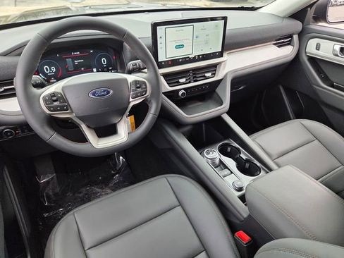 New 2026 Ford Explorer Active w/ Active Comfort Package image 7