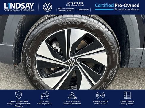 Certified 2025 Volkswagen Taos SE image 8