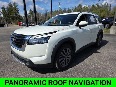 Used 2023 Nissan Pathfinder SL AWD/4WD image 4