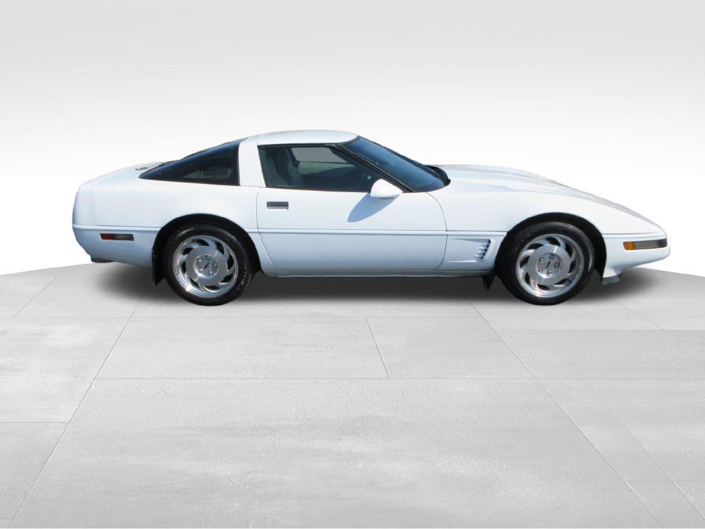 Used 1995 Chevrolet Corvette Coupe RWD image 6