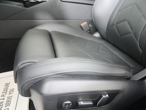 Used 2026 BMW 530i image 9