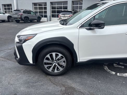 Certified 2025 Subaru Outback Premium w/ Popular Package #1A image 8