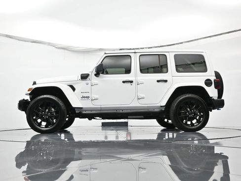Used 2024 Jeep Wrangler Unlimited Sahara w/ Safety Group image 46