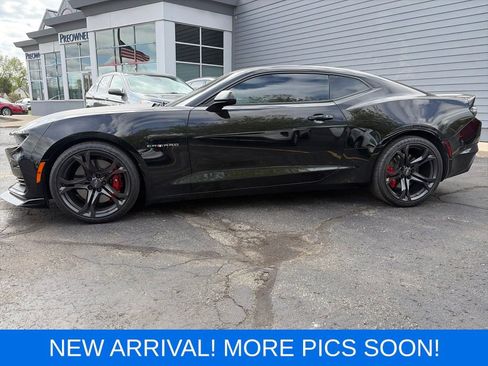 Used 2022 Chevrolet Camaro SS RWD image 2