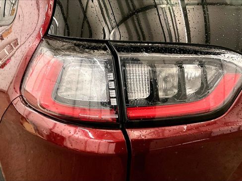 Used 2020 Jeep Cherokee Latitude Plus image 29