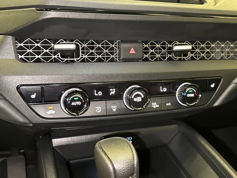 Certified 2025 Honda Accord SE image 24