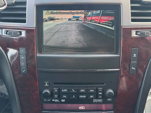 Used 2011 Cadillac Escalade ESV AWD image 33