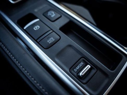 Used 2025 Nissan Pathfinder SV image 22