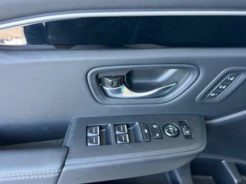 Used 2025 Honda Pilot Touring image 8