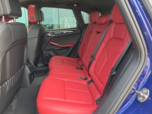 Used 2026 Porsche Macan AWD/4WD image 23