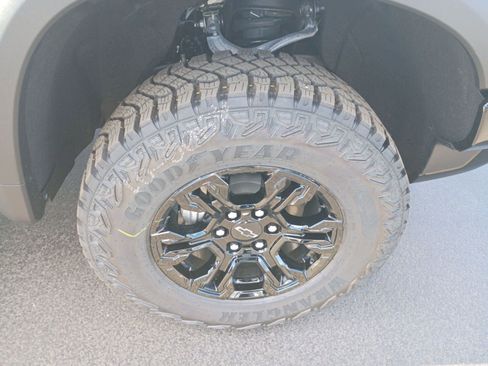 New 2026 Chevrolet Silverado 1500 ZR2 image 21