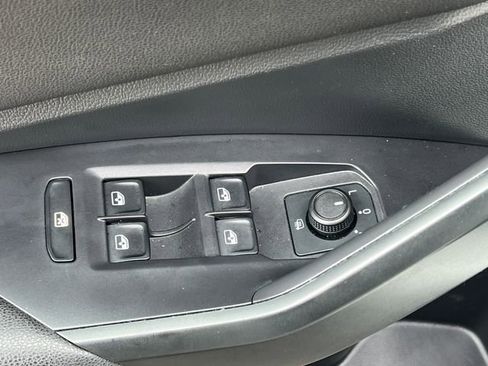 Used 2019 Volkswagen Jetta GLI FWD image 15