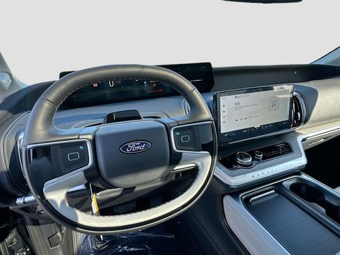 New 2025 Ford Expedition Max Platinum w/ Driver's Package image 7