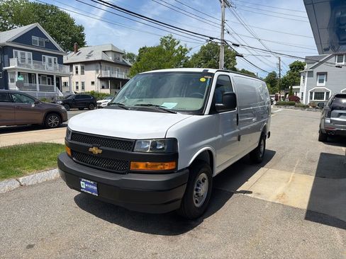 New 2026 Chevrolet Express 3500 RWD image 1
