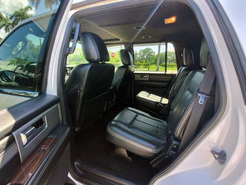 Used 2017 Ford Expedition Platinum RWD image 35