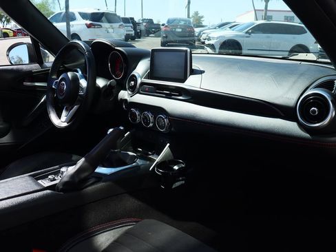 Used 2017 FIAT 124 Spider Abarth image 29