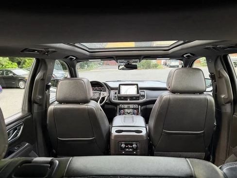 Used 2021 Chevrolet Suburban RST RWD image 32