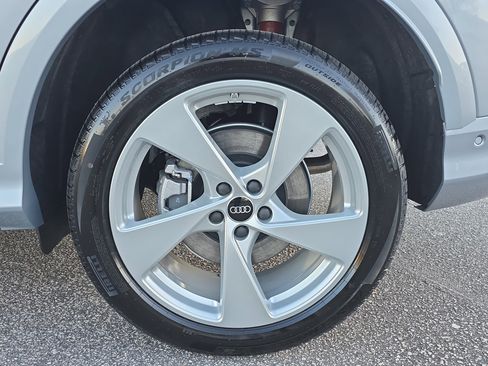 New 2025 Audi Q5 Premium Plus image 30