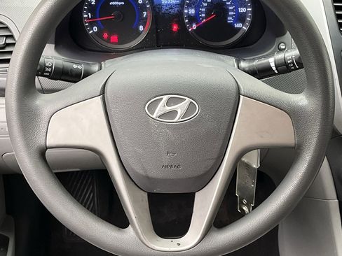 Used 2017 Hyundai Accent SE FWD image 11