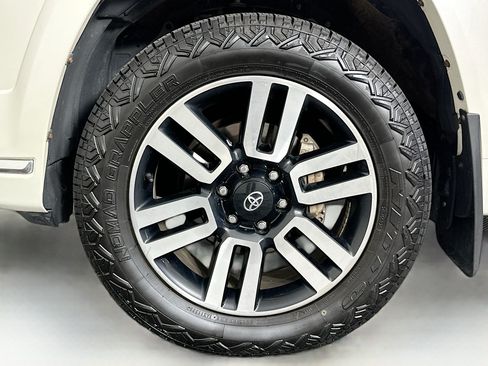 Used 2018 Toyota 4Runner Limited AWD/4WD image 11