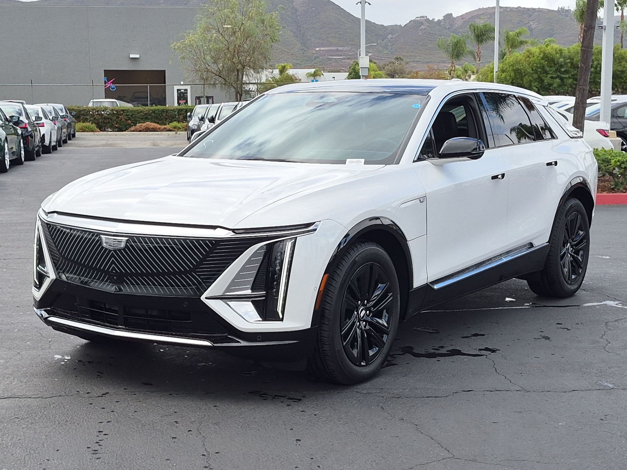 Used 2024 Cadillac Lyriq Tech w/ Driver Assist Package AWD/4WD image 5