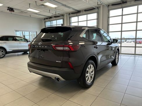 Used 2023 Ford Escape Active w/ Tech Pack #1 AWD/4WD image 5