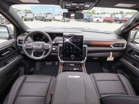 New 2026 GMC Yukon XL Denali w/ Sun & Power Step Package AWD/4WD image 17
