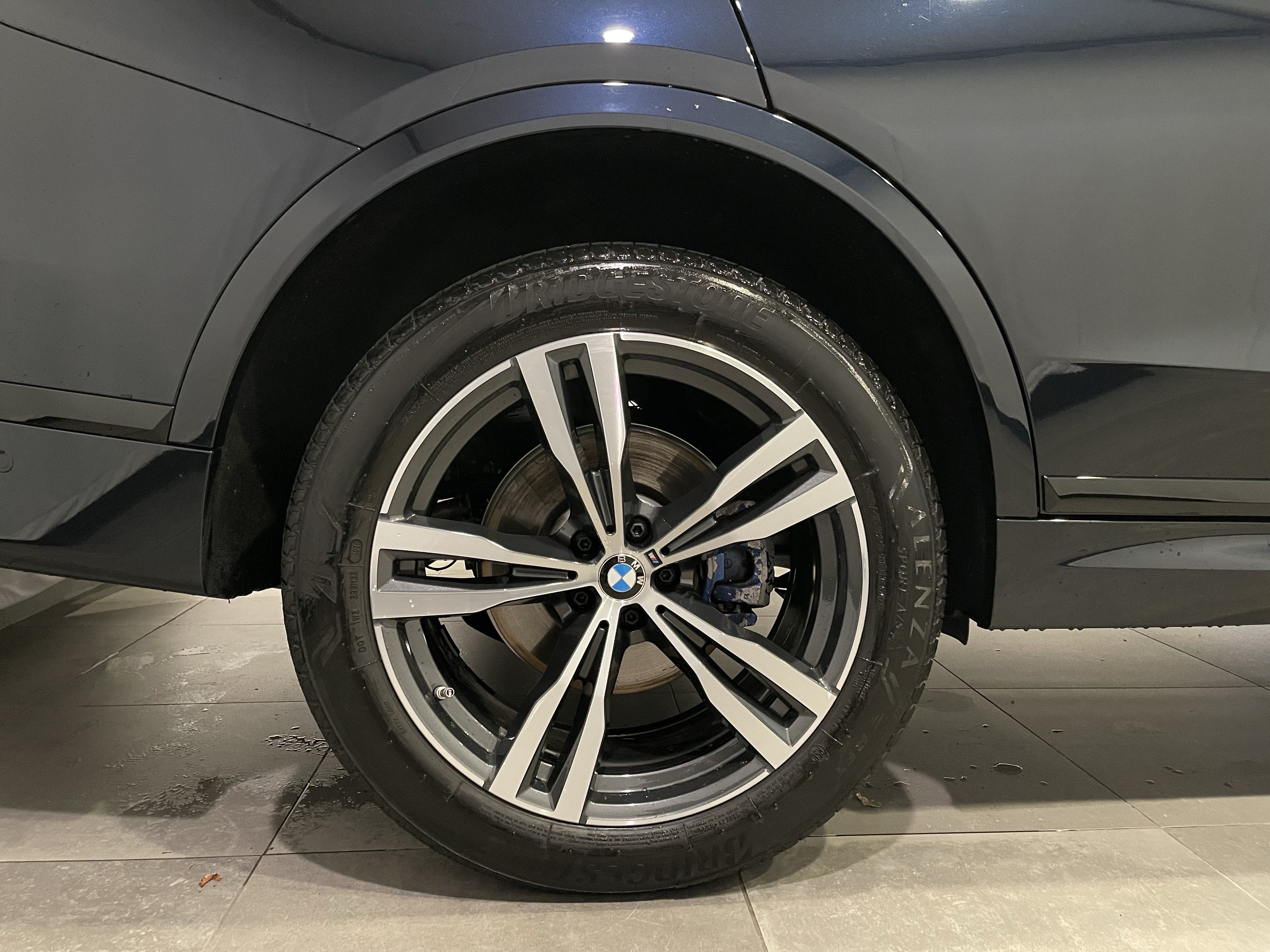 Used 2025 BMW X7 xDrive40i w/ M Sport Package AWD/4WD image 9