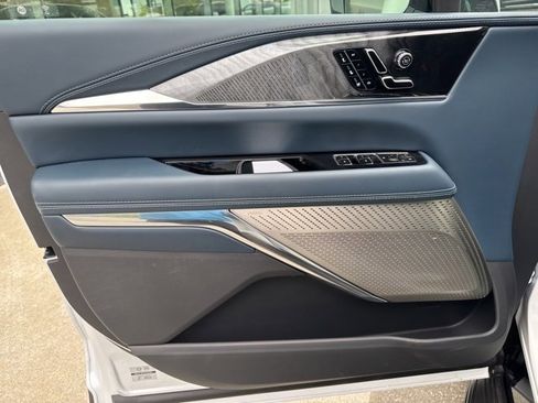 New 2025 Cadillac Escalade IQ Sport 2 w/ LPO, ONYX Package image 9