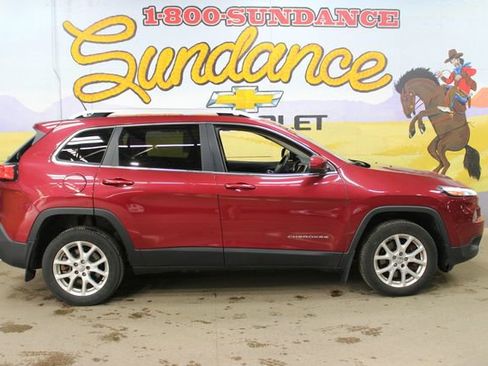 Used 2015 Jeep Cherokee Latitude w/ Cold Weather Group AWD/4WD image 1