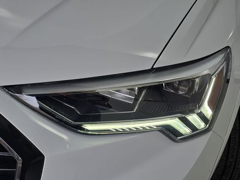 New 2025 Audi Q3 2.0T Premium image 30