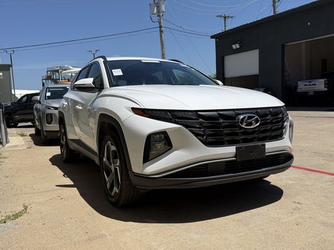 Used 2023 Hyundai Tucson SEL w/ Convenience Package AWD/4WD image 2