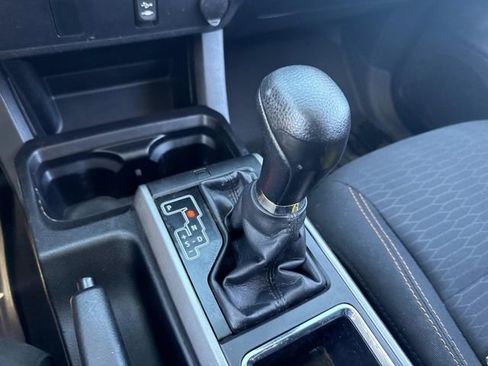 Used 2016 Toyota Tacoma SR5 w/ SR5 Appearance Package (SN) AWD/4WD image 31
