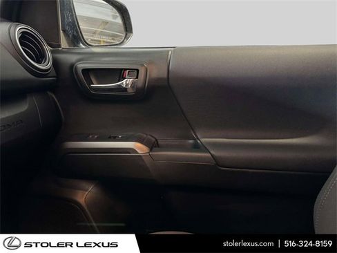 Used 2017 Toyota Tacoma SR5 image 42