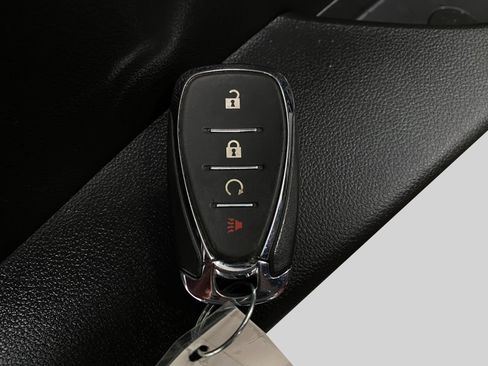 Used 2024 Chevrolet Trax LT w/ Driver Confidence Package FWD image 28