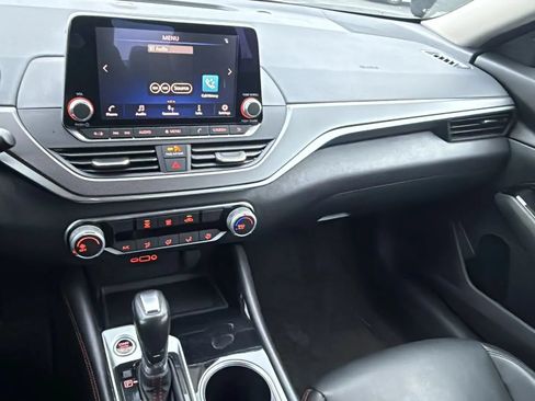 Used 2024 Nissan Altima 2.5 SR FWD image 12