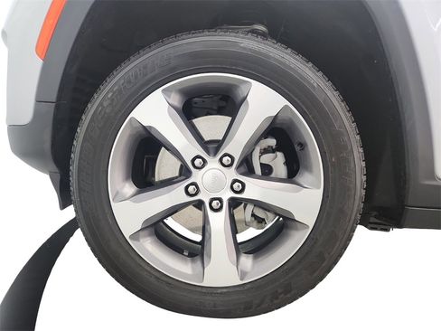 Used 2023 Jeep Grand Cherokee 4WD 4xe image 43