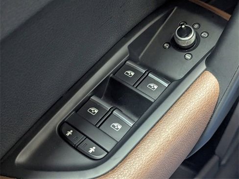 Used 2019 Audi Q5 2.0T Premium w/ Convenience Package image 18