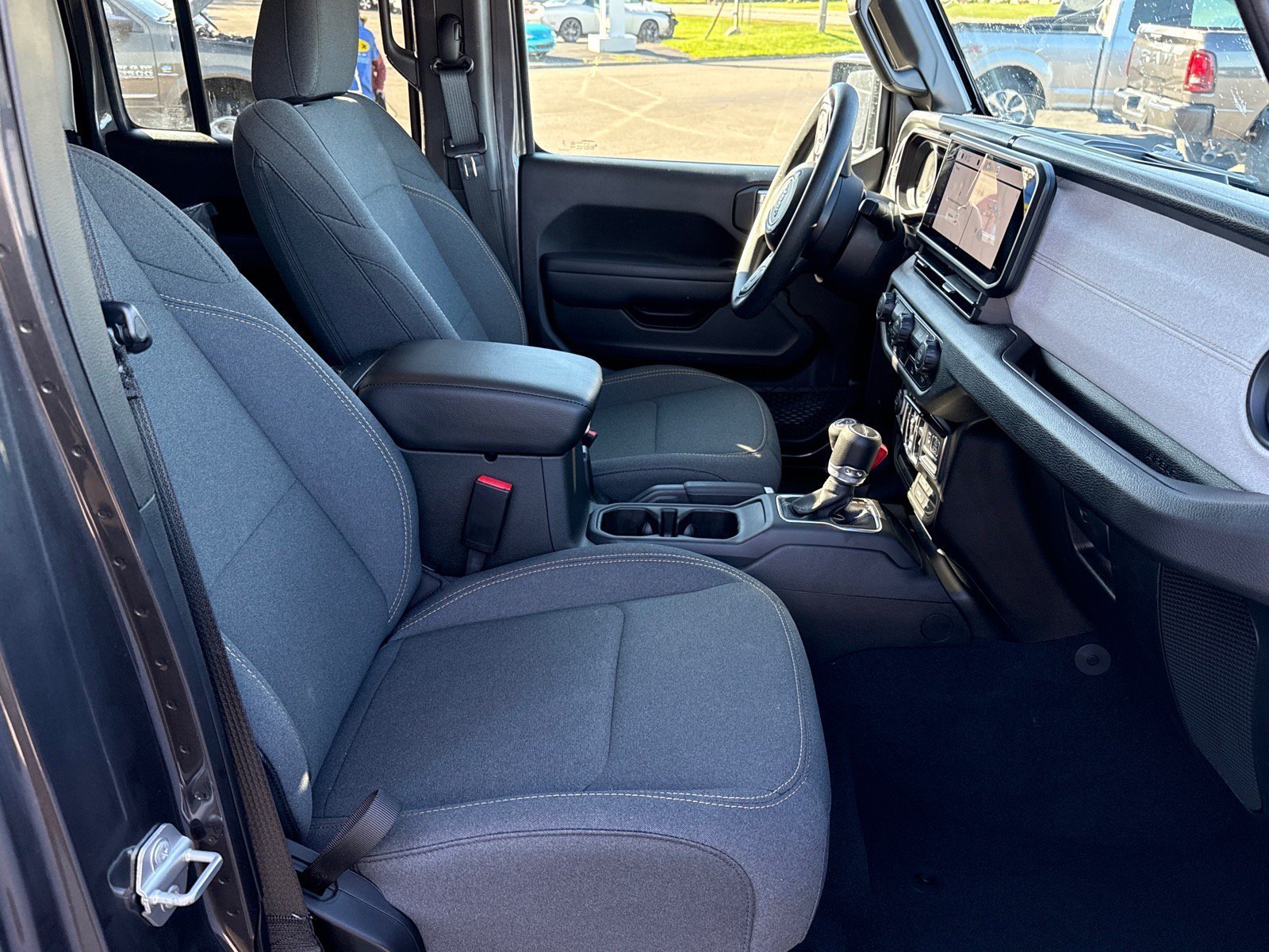 Used 2025 Jeep Gladiator Sport AWD/4WD image 24