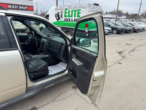 Used 2012 Ford Escape XLT image 9