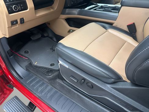 Used 2024 Ford F350 Lariat w/ Lariat Ultimate Package image 28